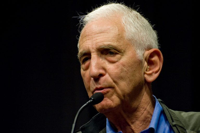 Daniel Ellsberg Announces Terminal Cancer Diagnosis, Calls for Resistance to Nuclear Weapons